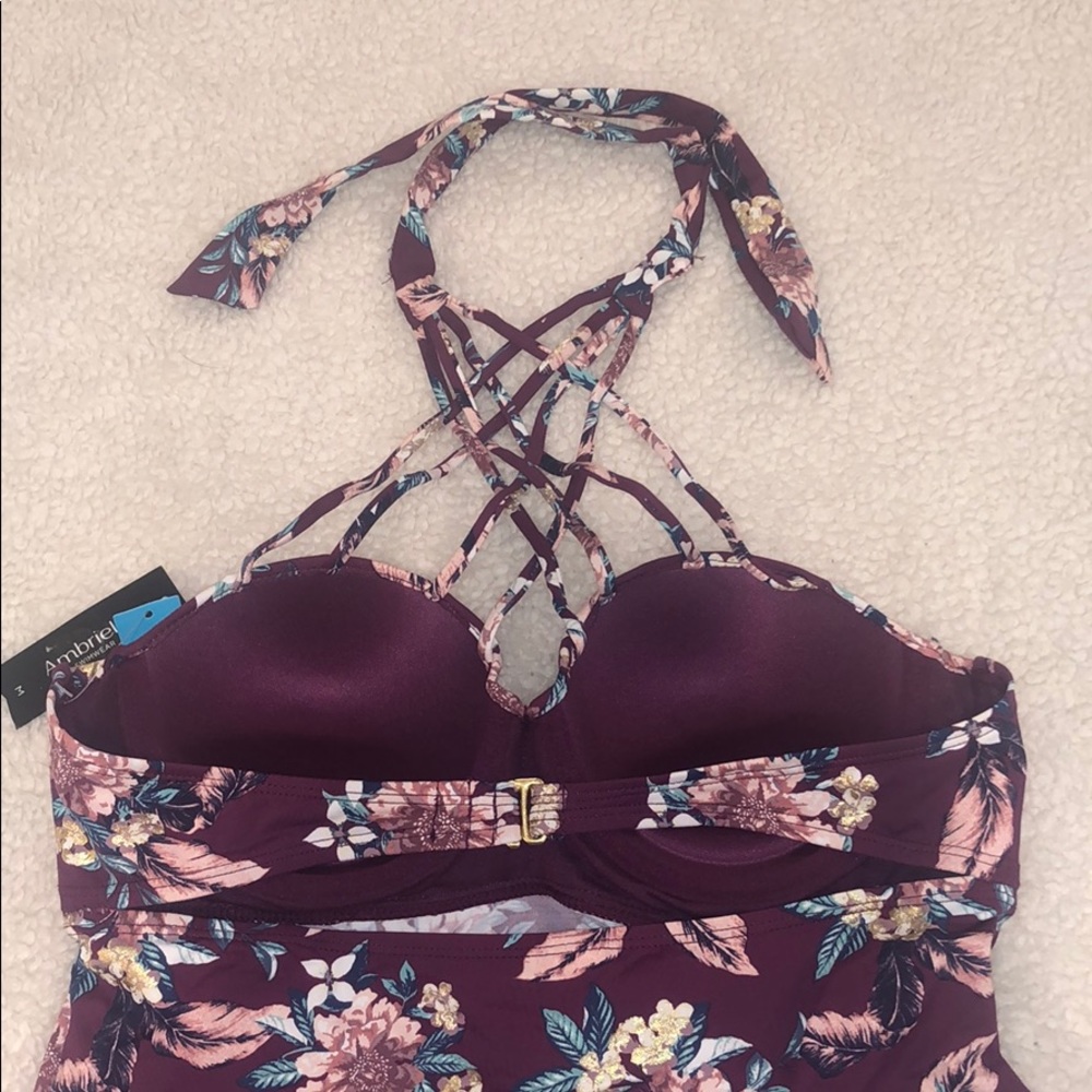Ambrielle Swim top - Picture 5 of 16